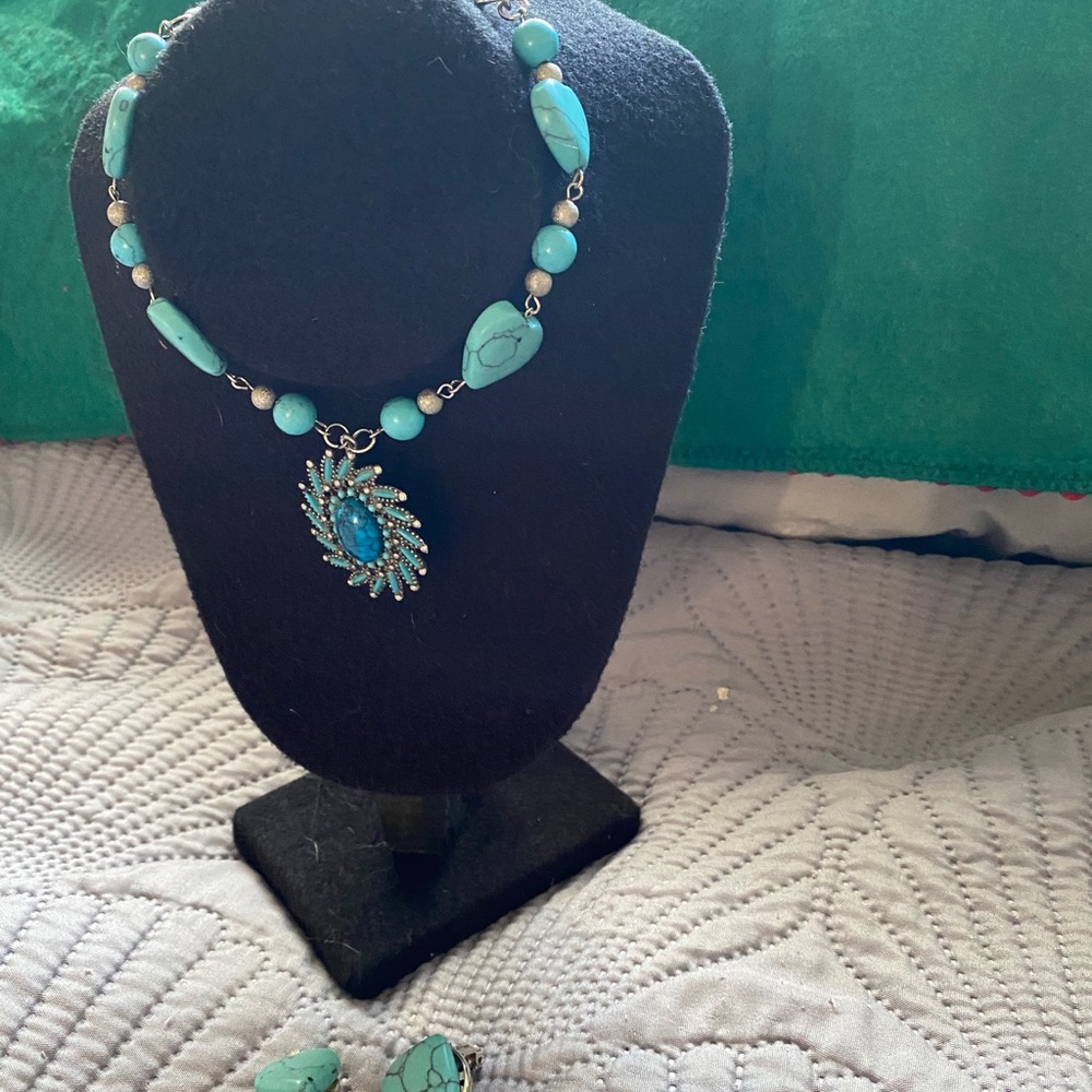 Jade blue pendant, New Mexico style